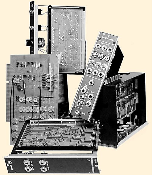 MOOG MODULAR SYNTHESIZER
