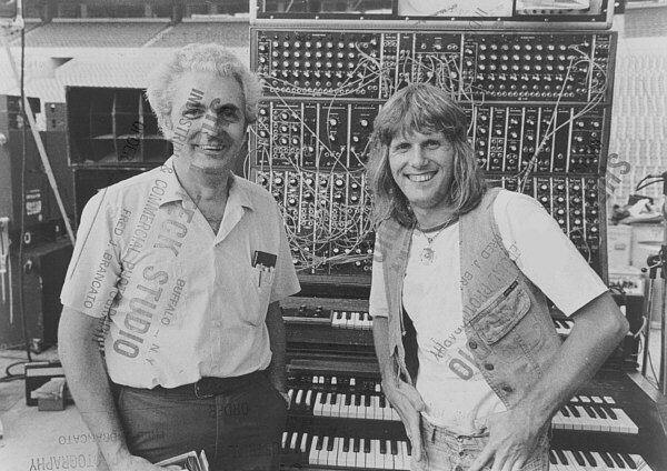 Муг и Эмерсон